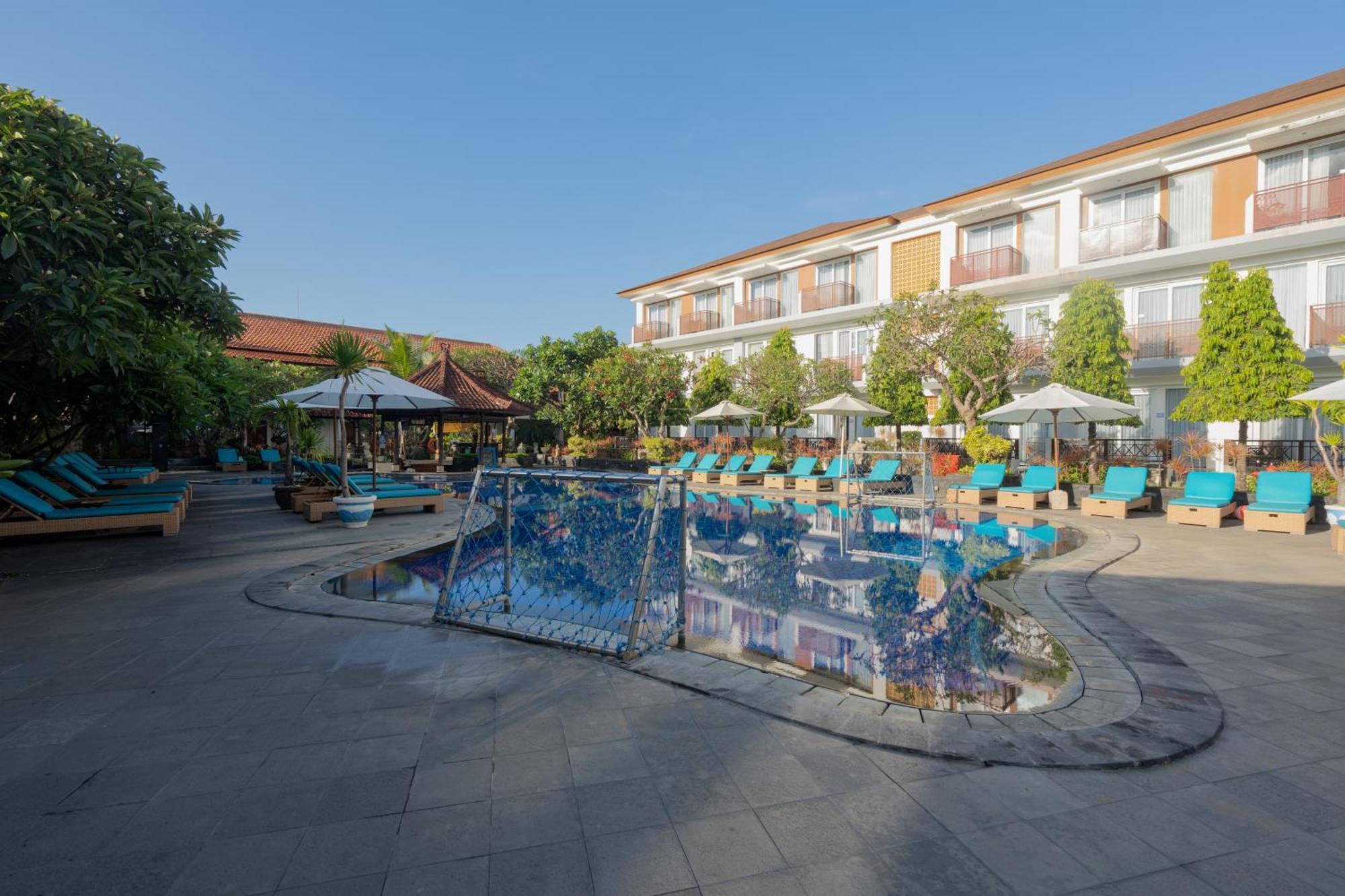 Kuta Beach Club Hotel Exterior foto